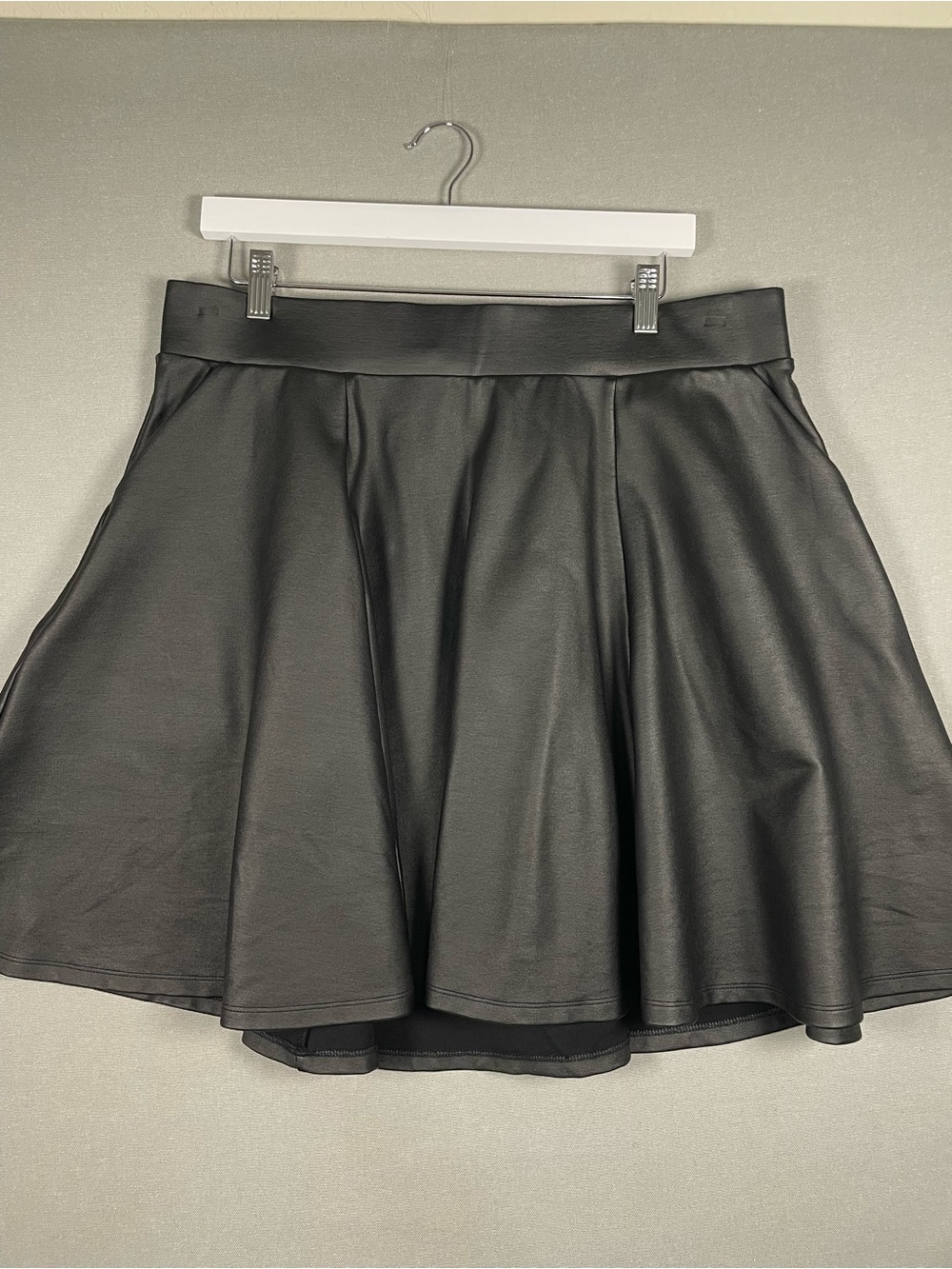 Torrid Faux Leather Circle Skirt 1 1X 14 16 Black Vegan Pleather Goth Edgy